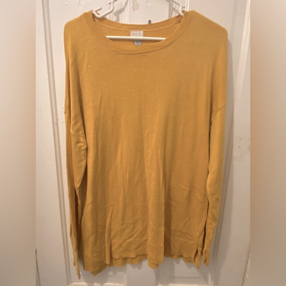 Women’s lightweight sweater